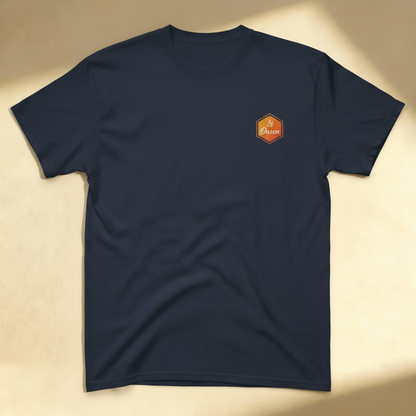 T-shirt Le Daron brodé - coloris bleu nuit - à plat sur fond neutre beige